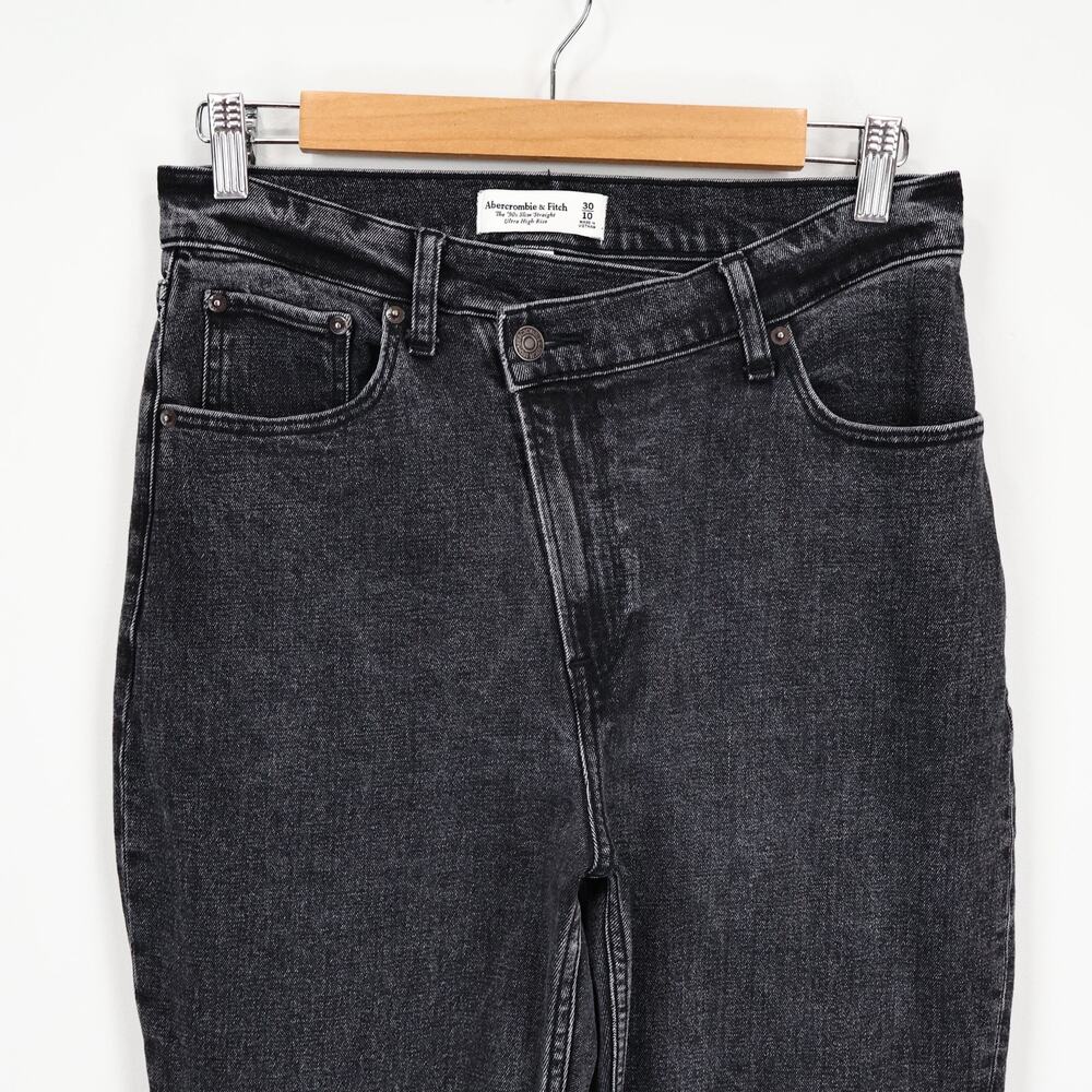 Abercrombie & Fitch Curve Love 90's Slim Straight Ultra High Rise Jean Size 30 - Picture 3 of 7